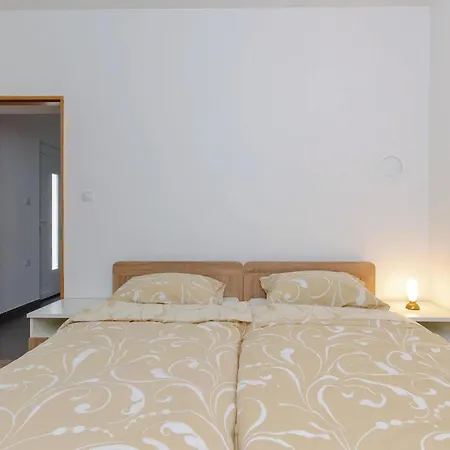 아파트 Gorgeous In With Kitchenette